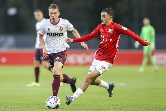 入角落的情 入角落的情